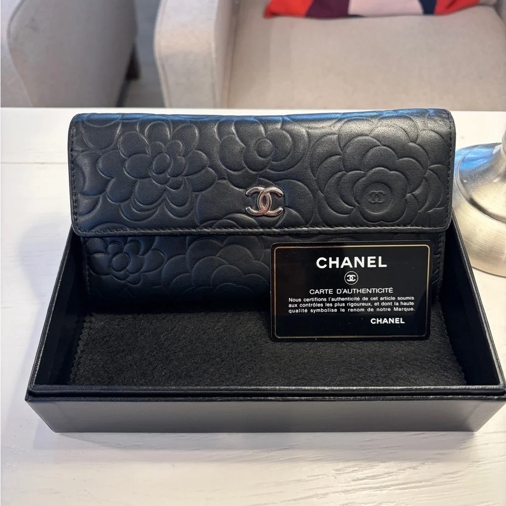 CHANEL Black Quilted Camellia Leather Wallet with CC Logo